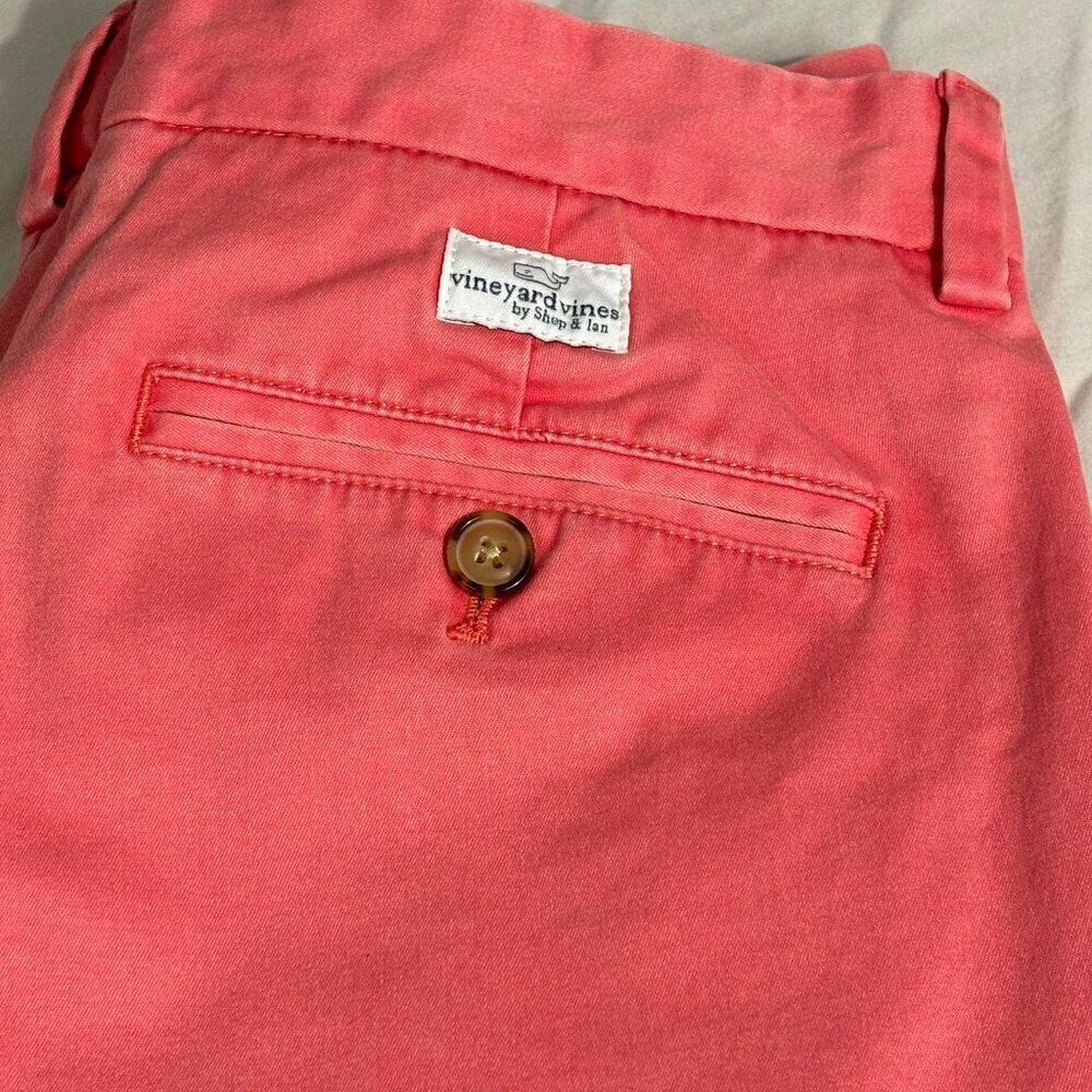 Vineyard Vines Men's Shorts - Picture 3 of 8